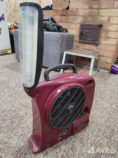 Многофункциональный фонарь радио