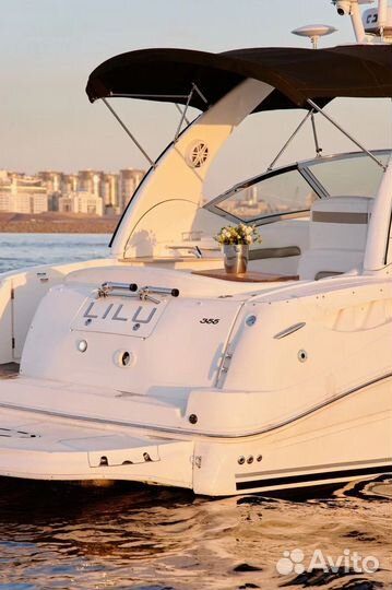 Моторная яхта Sea Ray 355