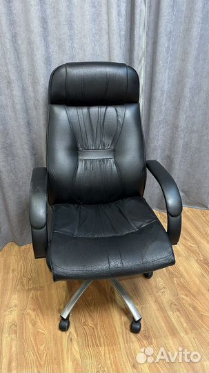 Кресло руководителя бу