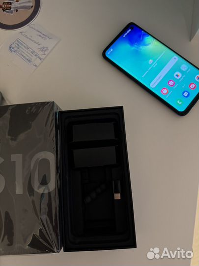 Samsung Galaxy S10, 8/128 ГБ