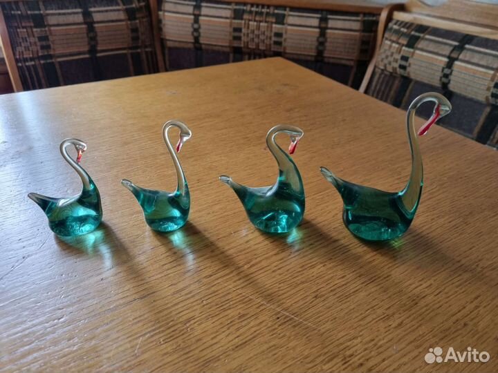 Статуэтка лебедь