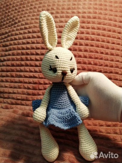 Зайка вязанная
