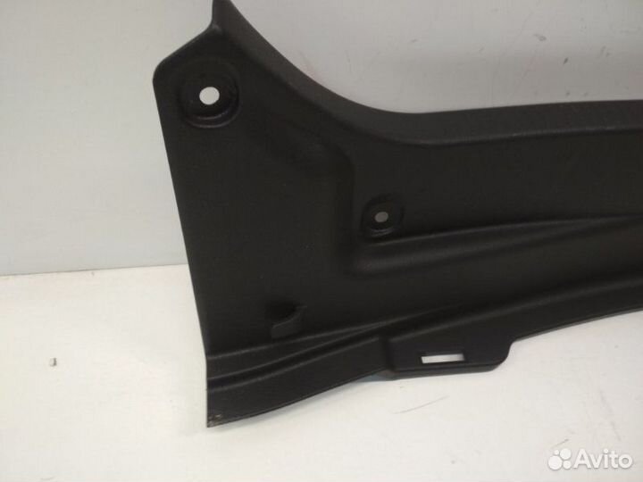 Накладка замка багажника Toyota Camry V70 2017