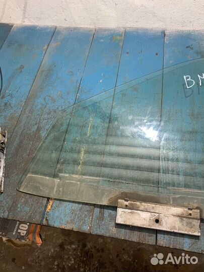 Стекло левое переднее водительской двери bmw 3 e36
