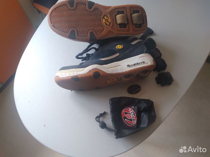 Роликовые кроссовки heelys