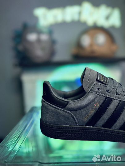 Кроссовки adidas spezial серые