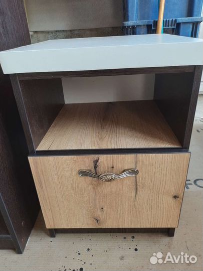 Тумба прикроватная