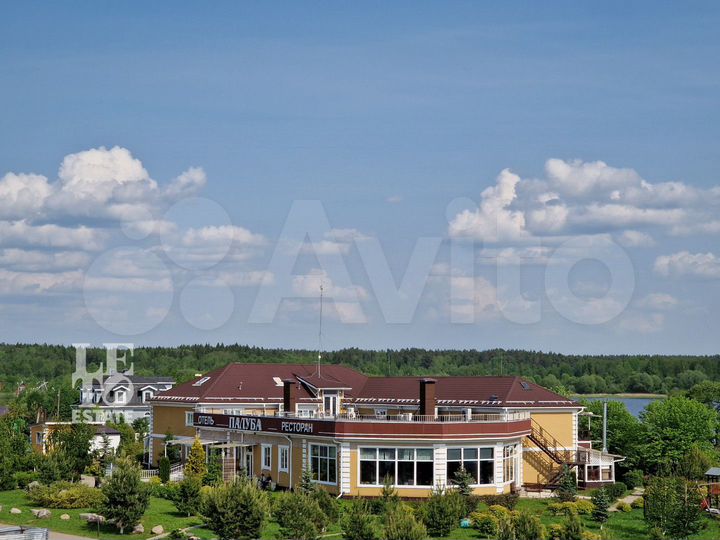 Дом 3150 м² на участке 3 га