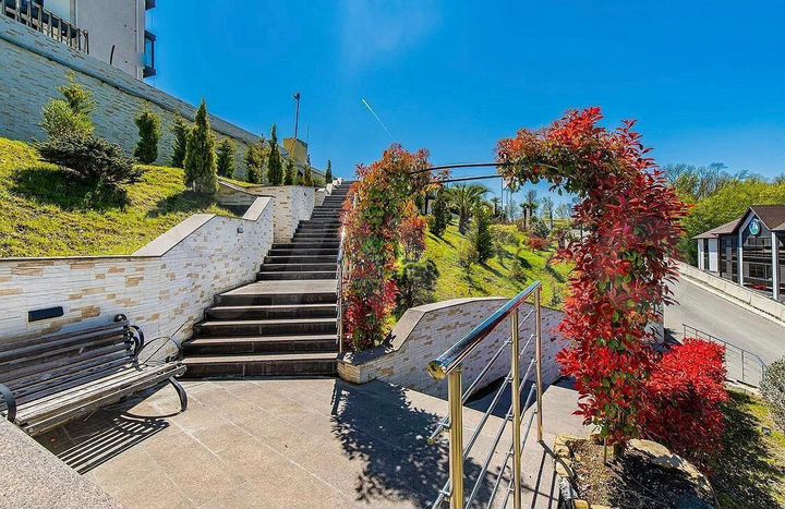 3-к. квартира, 102 м², 3/3 эт.