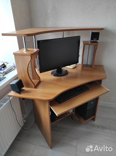 Компьютерный стол