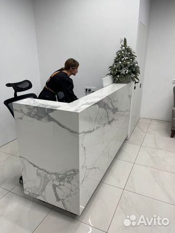 Стойка ресепшн