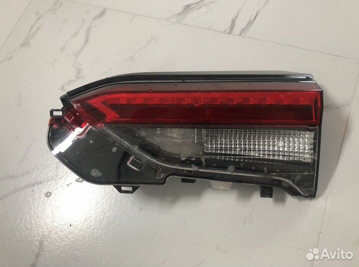 Фонарь задний правый Тойота RAV4 XA50