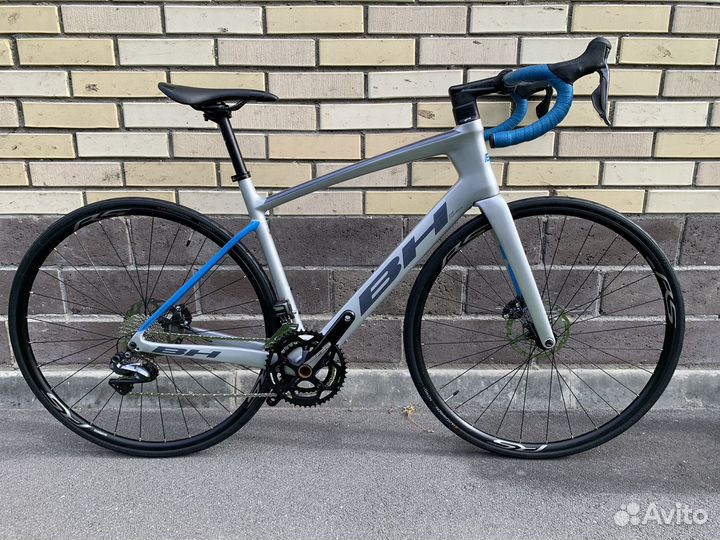 Испанский карбоновый велосипед BH Qartz ACR 4.0