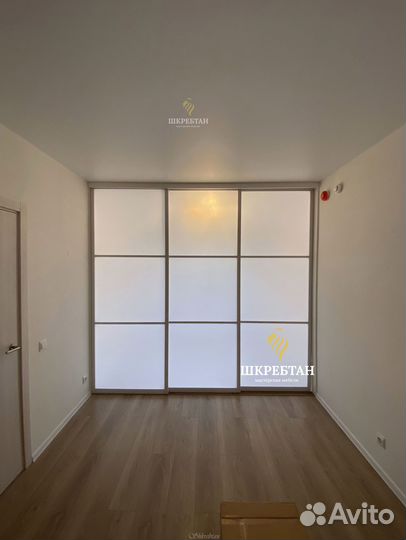 Стеклянная перегородка