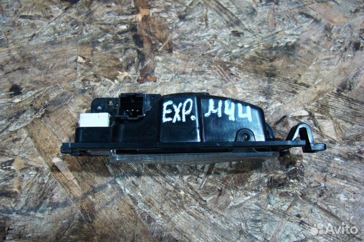 Ford Explorer Плафон салонный