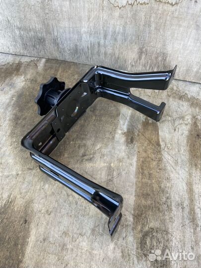 Крепление запасного колеса Audi A5 8T