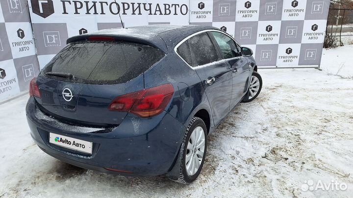 Opel Astra 1.6 AT, 2011, 244 000 км