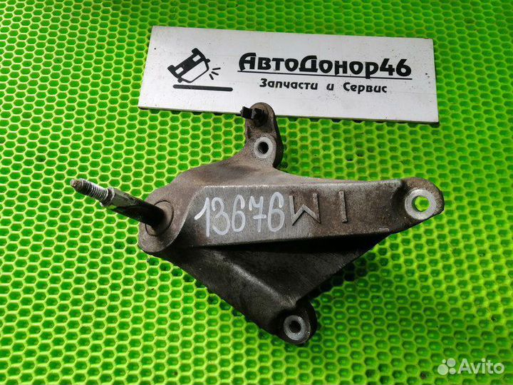 Кронштейн МКПП левый Nissan Tiida C11