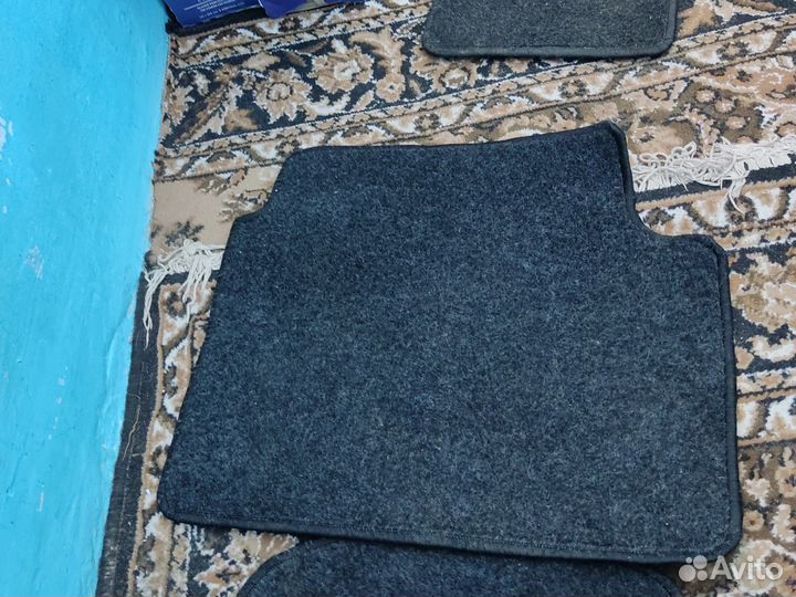 Автомобильные коврики комплект