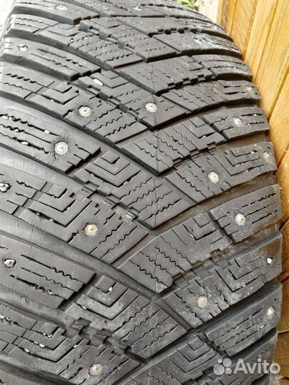 Goodyear UltraGrip Ice Arctic SUV 265/60 R18 114T