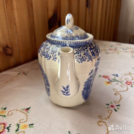 Чайник фарфоровый Villeroy & Boch, серия Burgenlan