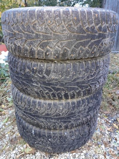 Nokian Tyres Hakkapeliitta 4 235/65 R17