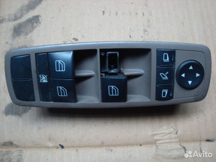 Блок управления стеклоподъемниками W251 A251830029