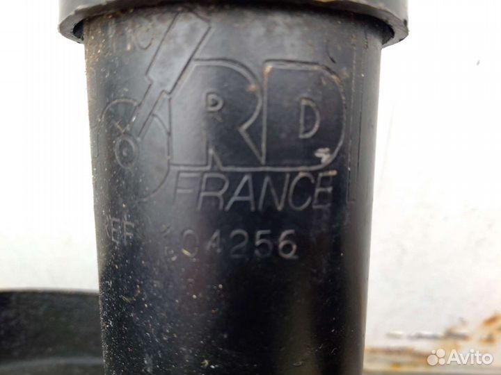 Амортизатор стойка