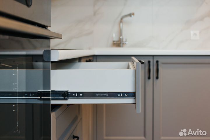 Угловая кухня «Монте Карло» + духовка в подарок