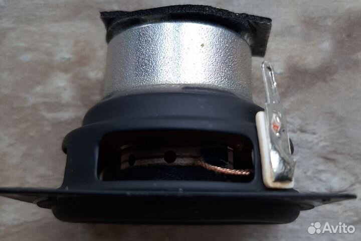 Динамик для колонки jbl charge2 plus(подхрипывает)