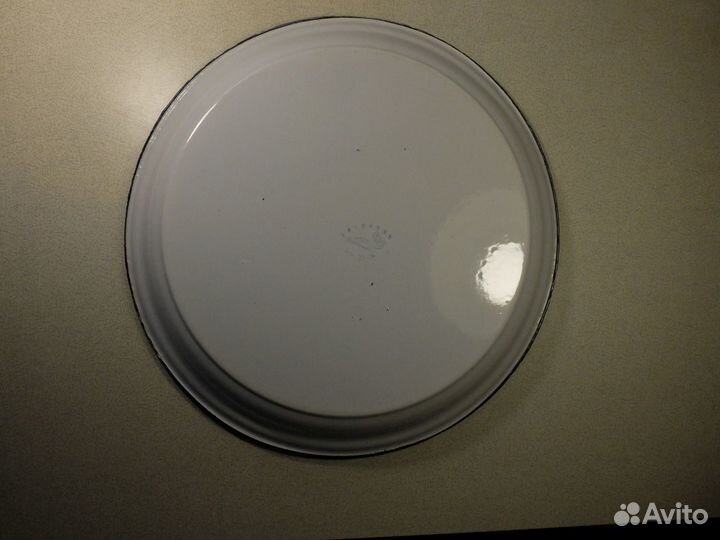 Эмалированное блюдо-поднос с рисунком. Китай