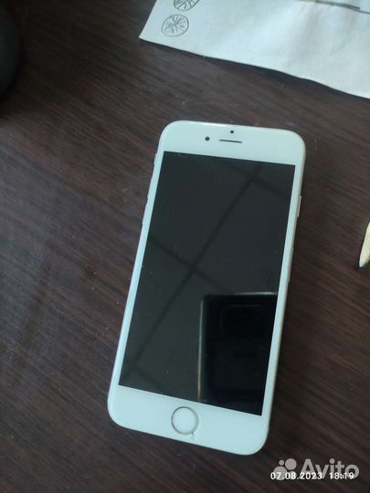 Телефон iPhone 6s