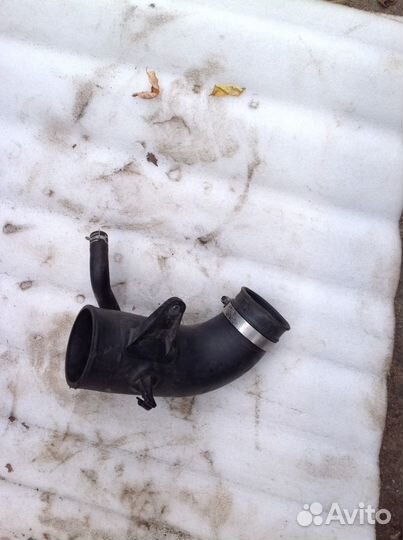 Suzuki Liana патрубок воздушного фильтра