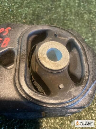 Подушка двигателя задний honda FIT