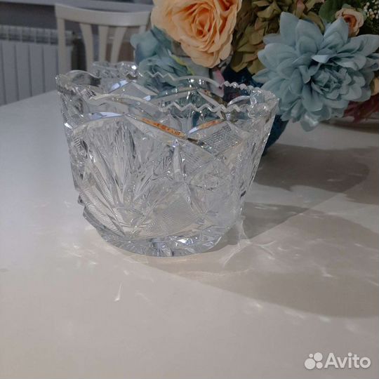 Хрустальная ваза
