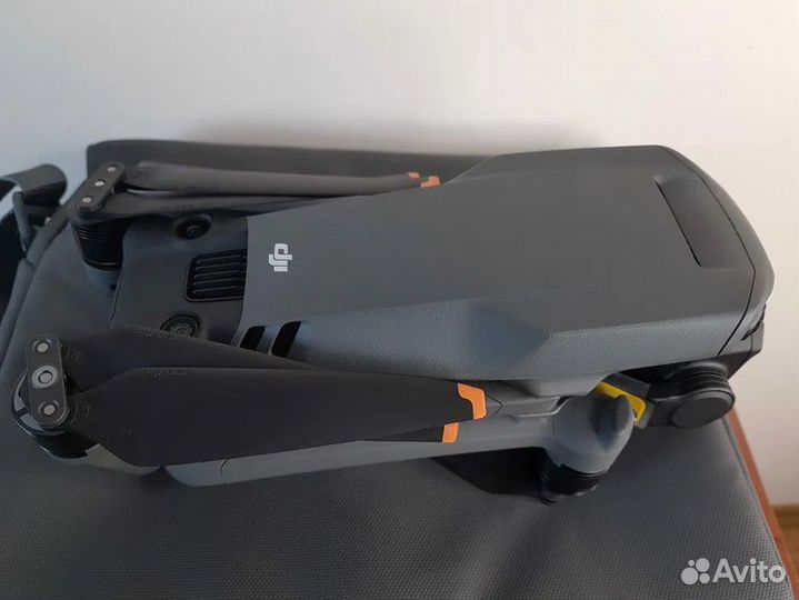 Квадрокоптер DJI Mavic 3 Pro Combo RC