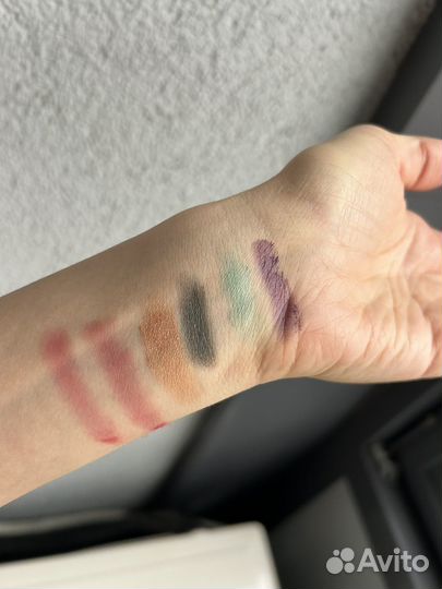 Палетка теней revolution The princess and the frog