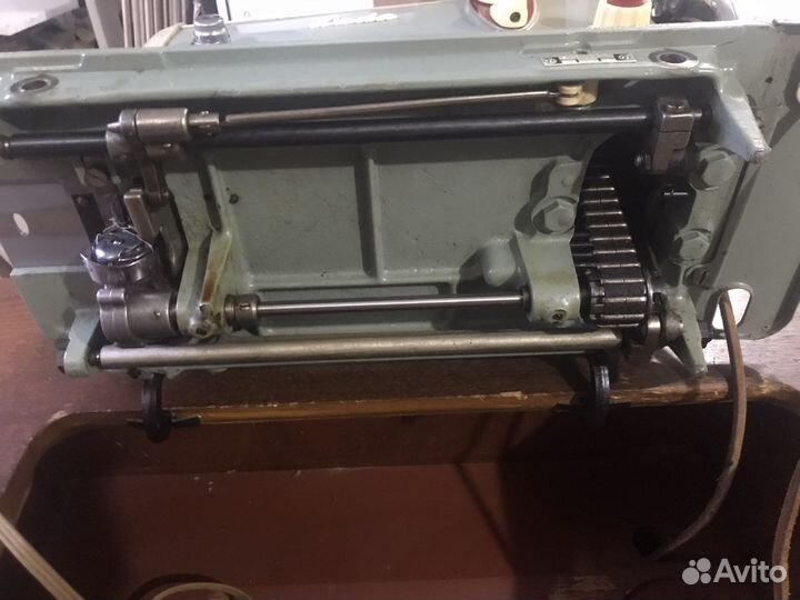 Швейная машина Чайка