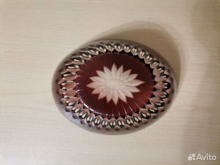 Конфетница (салатница, ваза) маpганцeвого цвeтa