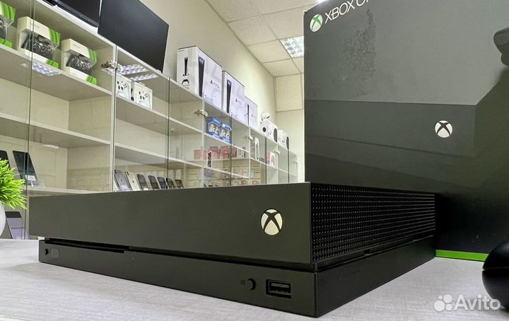 Xbox One X 1TB