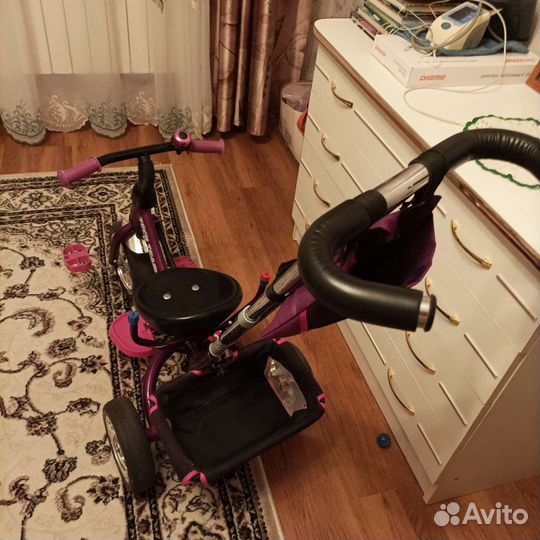 Детский велосипед с ручкой
