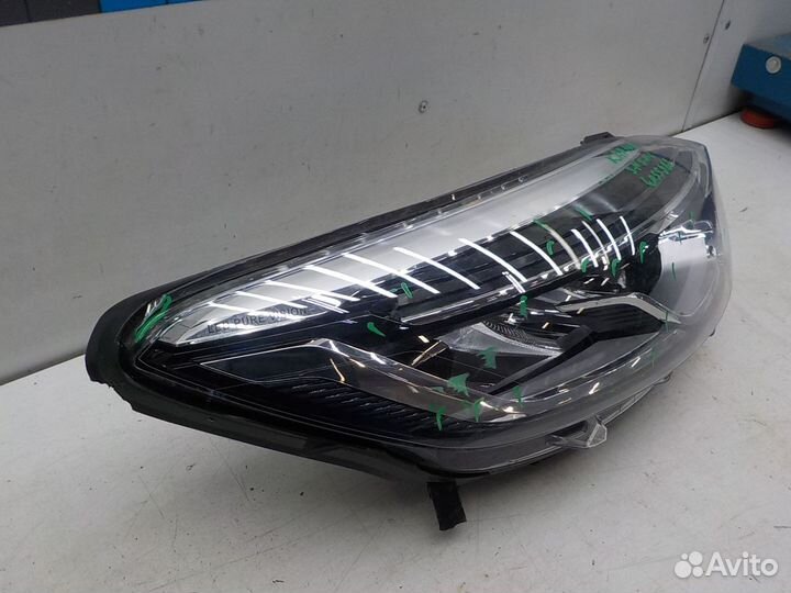 Фара правая на Renault Kaptur