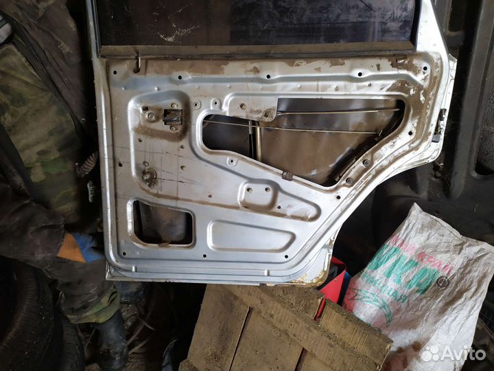 Передняя и задняя правые двери на ваз 2114