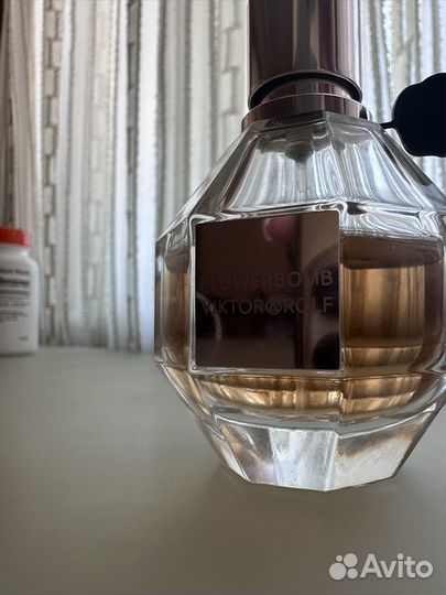 Туалетная вода Viktor&Rolf Flowerbomb