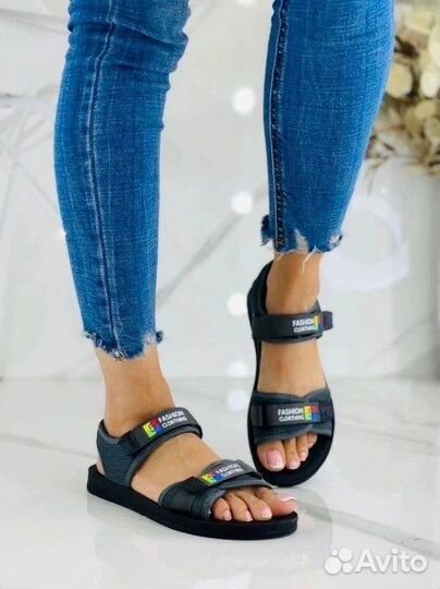 Сандалии босоножки в спортивном стиле