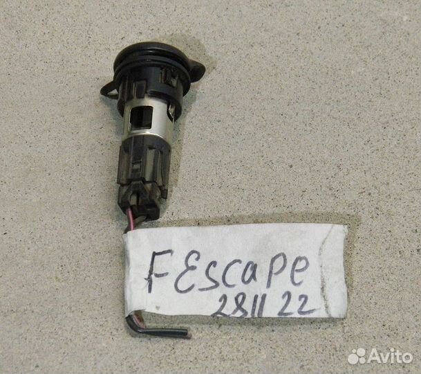 Гнездо прикуривателя Ford Escape 1