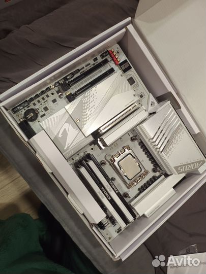 Aorus z790 elite ax + 64 GB DDR5 + 2TB nvme