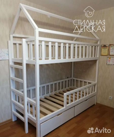 Двухъярусная кровать из массива