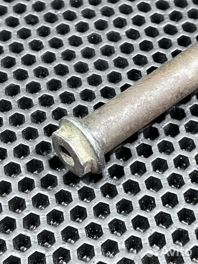 Ось маятника Kawasaki KX 125 1991-1992