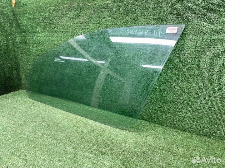 Стекло двери переднее левое Volkswagen Golf 5